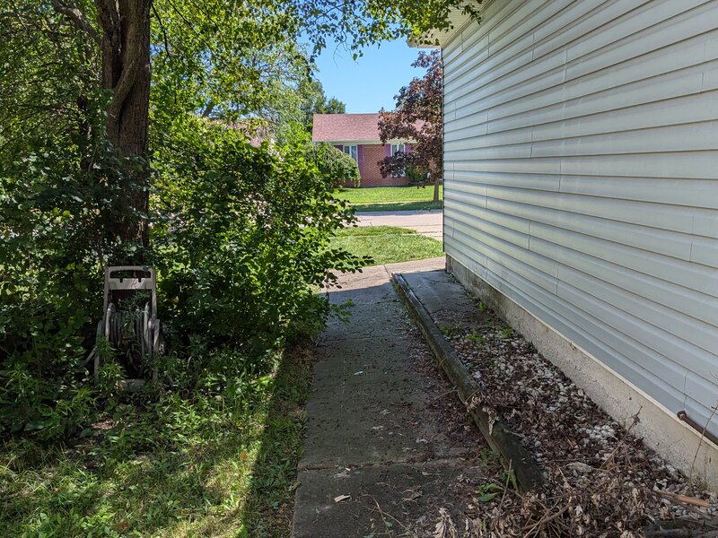 Lawn care service in Redford MI